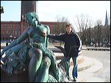 p1000749