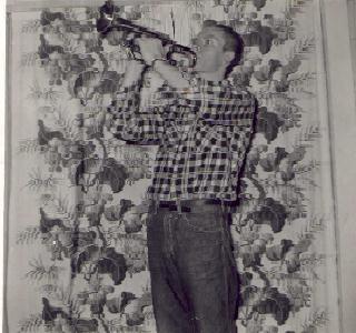 Beryl with trumpet